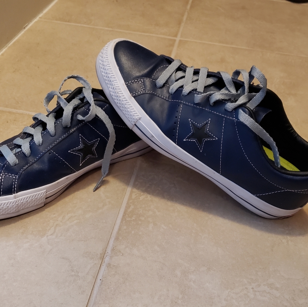 EUC Converse Blue Leather Shoes